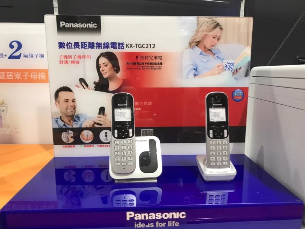 PANASONIC數位無線雙子機免持擴音型 KX-TGC212TW/KX-TGCA20