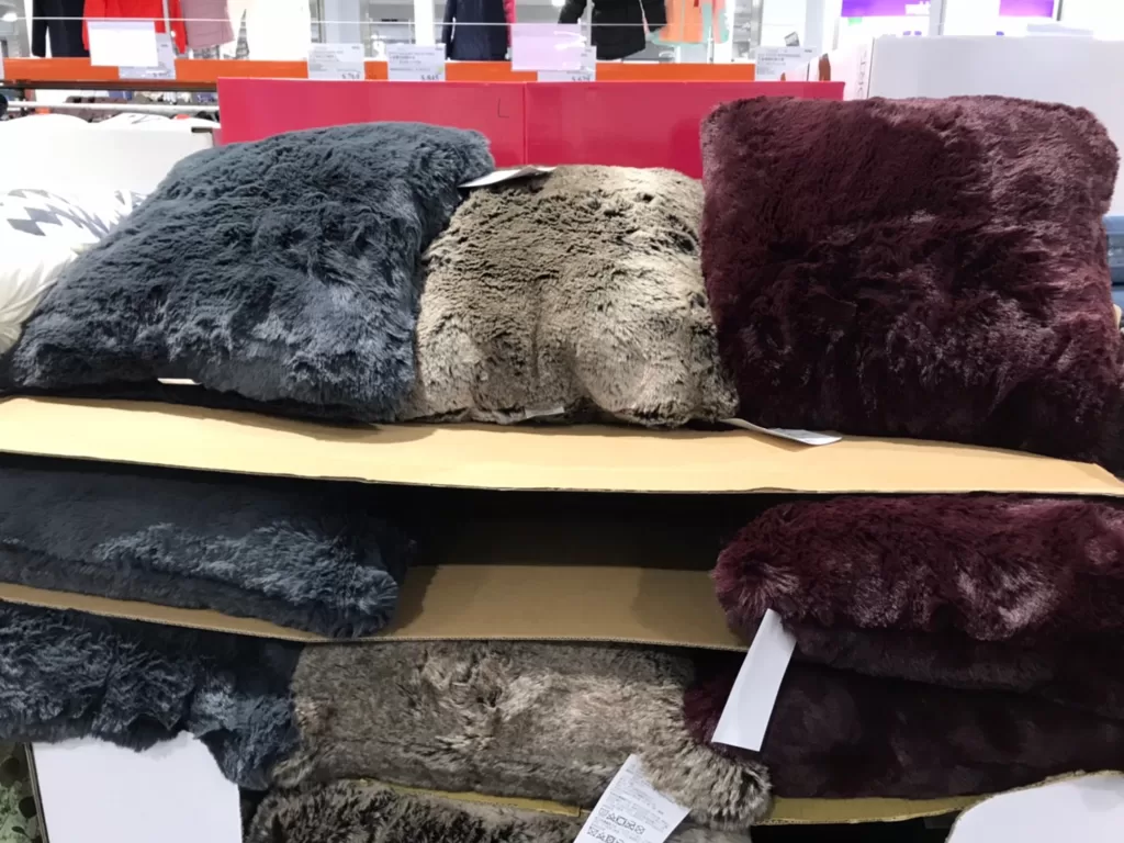 FAUX FUR DECO PILLOW 仿動物毛抱枕 尺寸：50X50公分 #1269800
