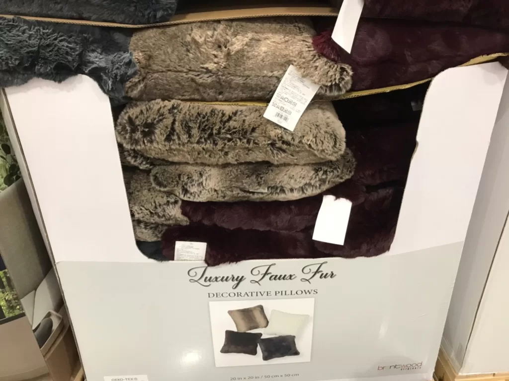 FAUX FUR DECO PILLOW 仿動物毛抱枕 尺寸：50X50公分 #1269800