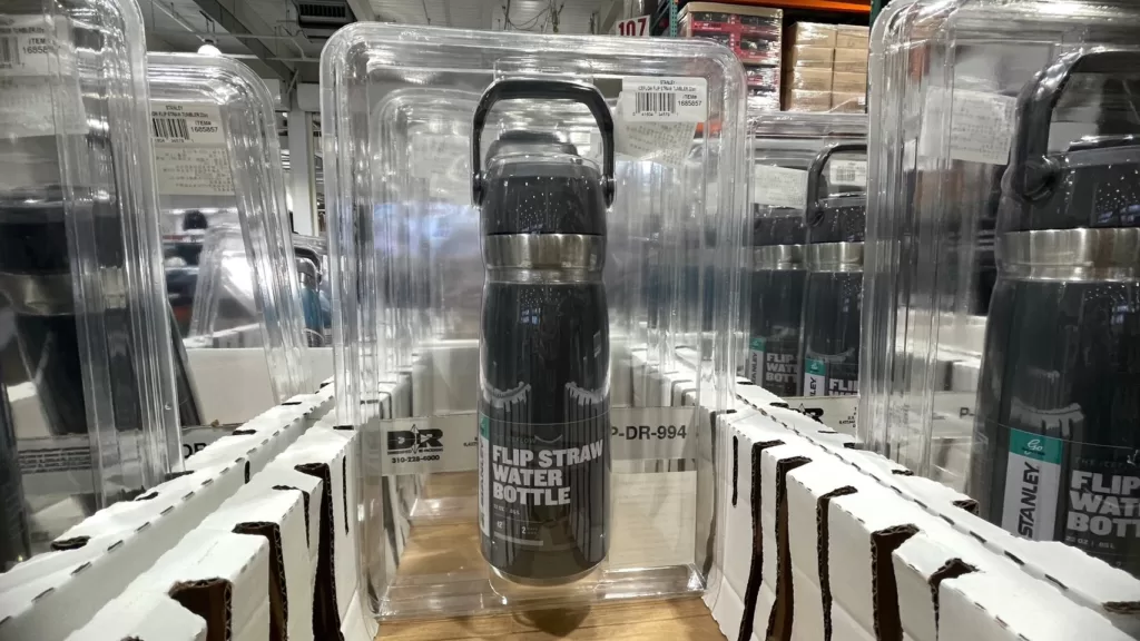 STANLEY WATER BOTTLE 不鏽鋼手提吸管杯 容量650毫升 #136905