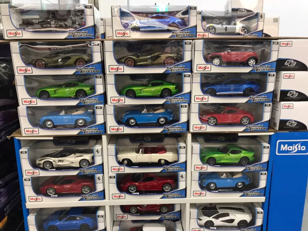 MAISTO 1:18 DIE CAST CAR 收藏模型車#46629